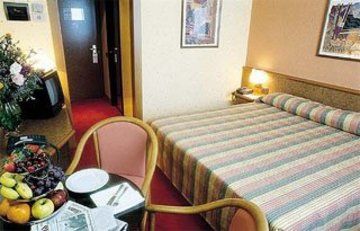 Holiday Inn Turin South Esterno foto